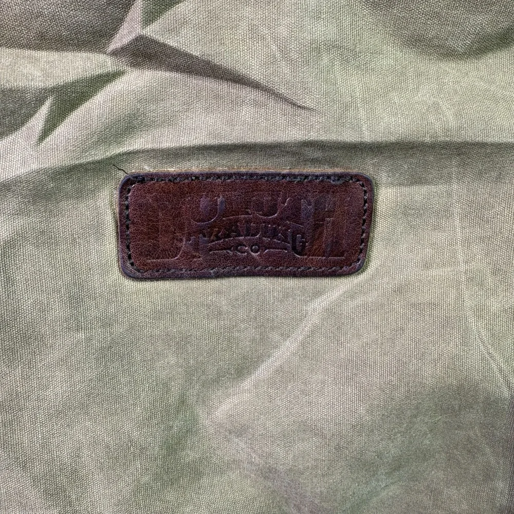 Duluth Trading Co Messenger Bag Mens Medium Green Oil Canvas Crossbody Organizer